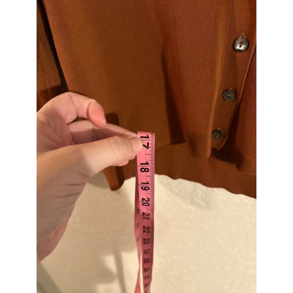 Y Alexis Burnt Orange V Neck Four Button Cropped Ribbed Petal Cardigan - Picture 10 of 11